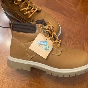 NWT-Boys Thereabouts Duke Brown Hiking Boots